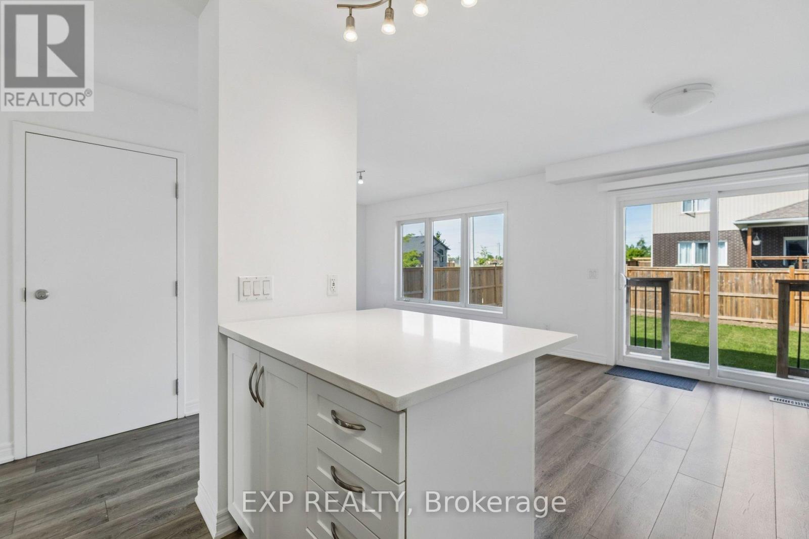 4 VIGER DRIVE - 12