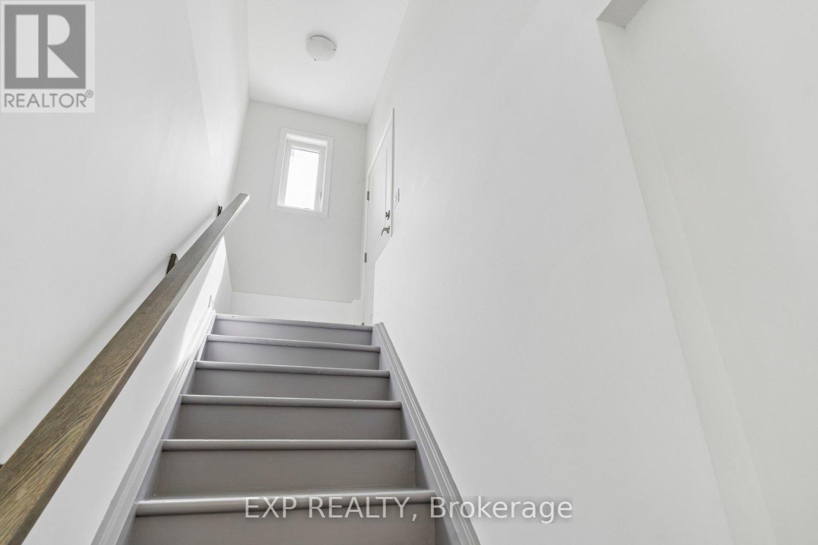 4 VIGER DRIVE - 36