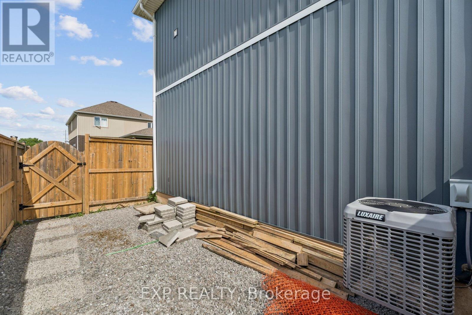 4 VIGER DRIVE - 46