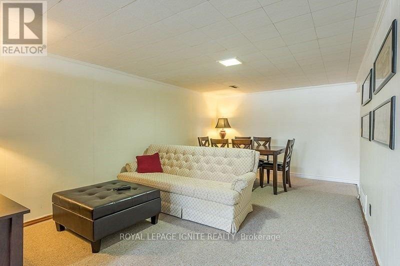 947 SOUTHLAWN DRIVE - 11