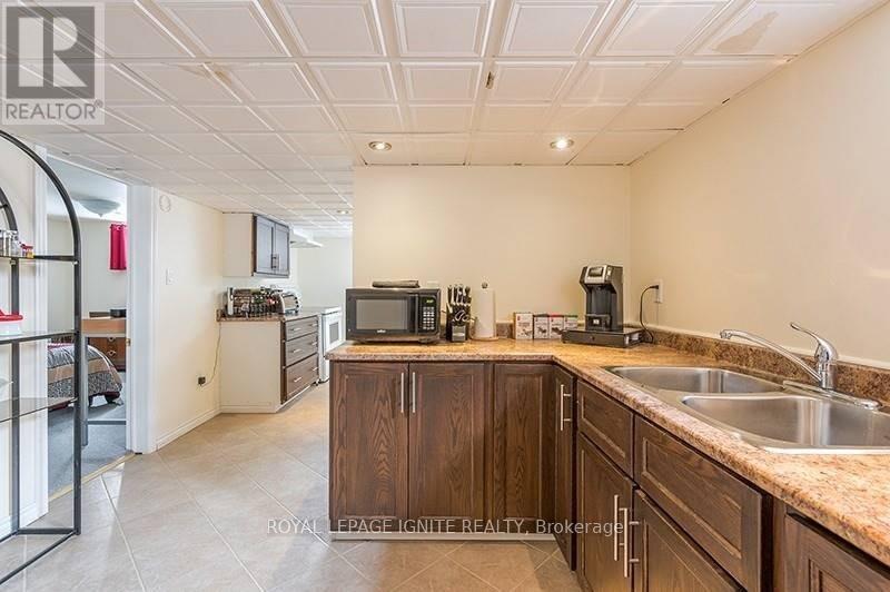 947 SOUTHLAWN DRIVE - 16