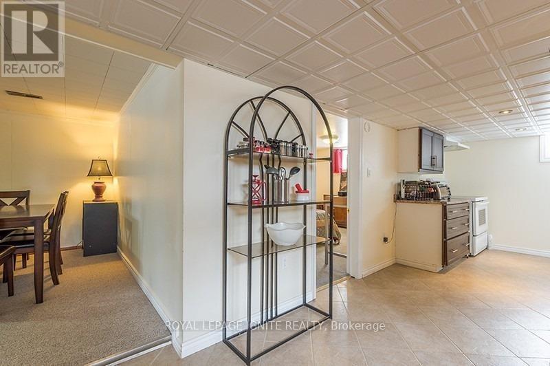 947 SOUTHLAWN DRIVE - 19