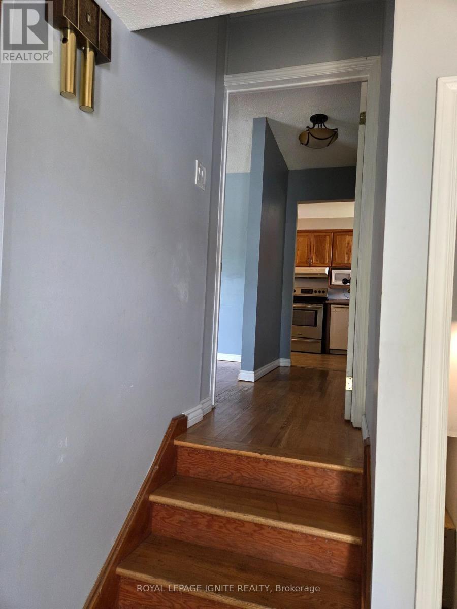 947 SOUTHLAWN DRIVE - 4
