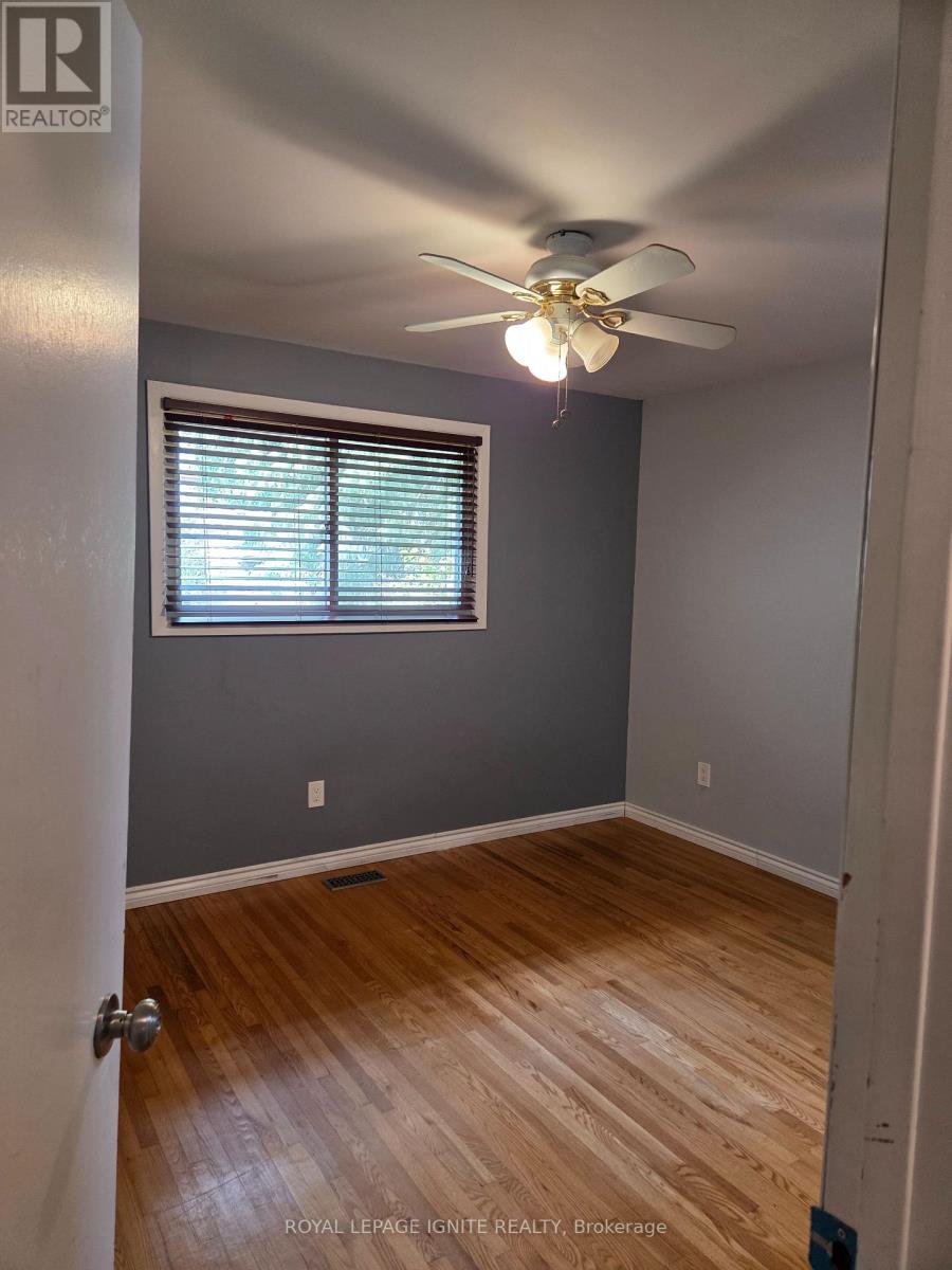947 SOUTHLAWN DRIVE - 8