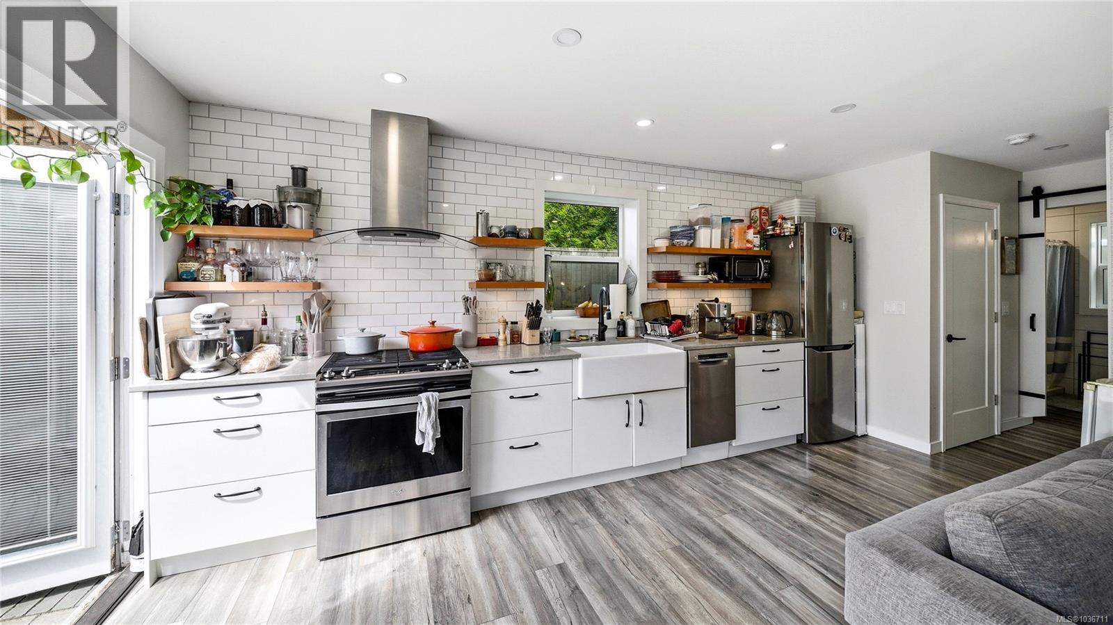 1721 Amphion St - 48