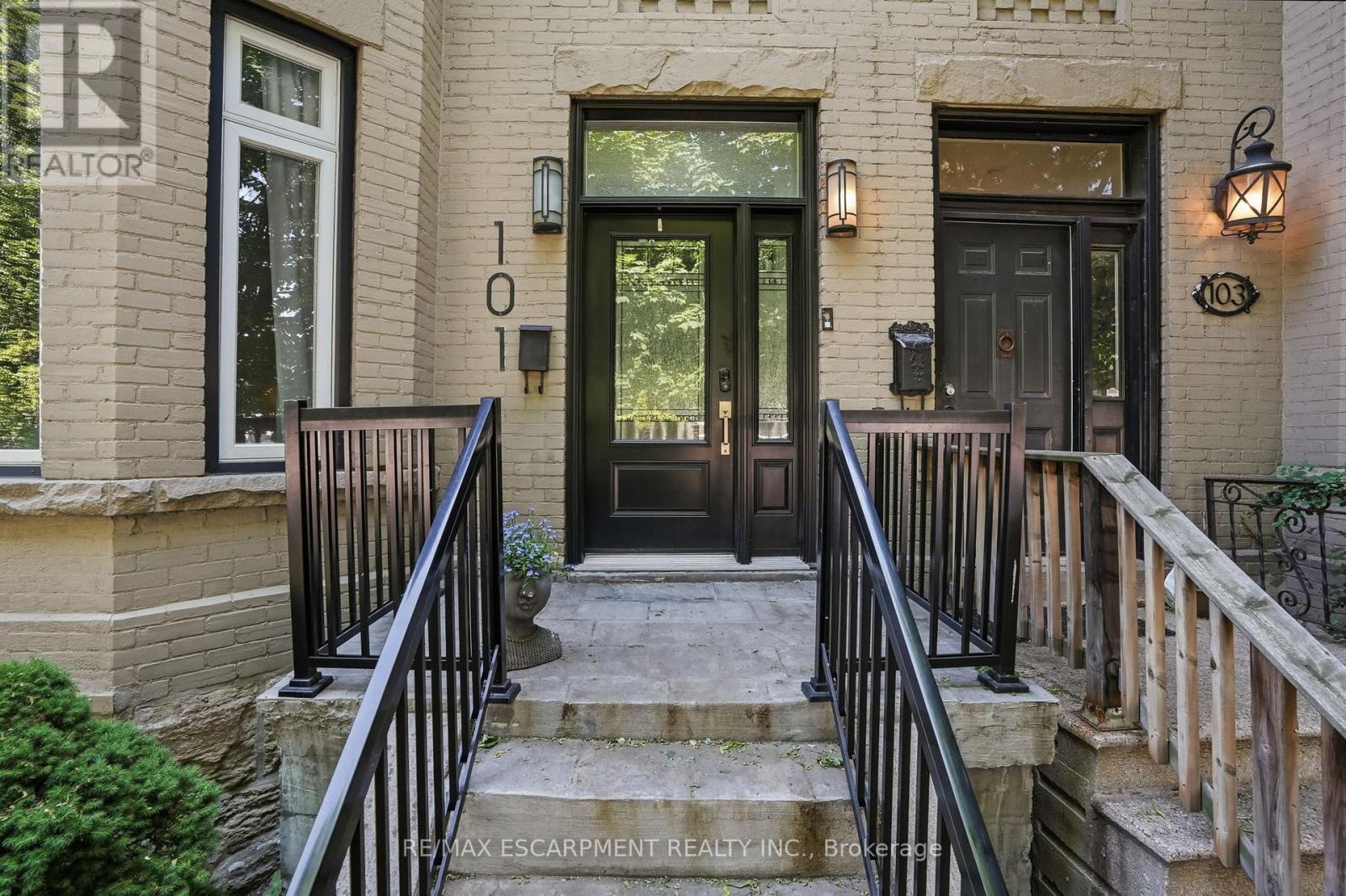 101 VICTORIA AVENUE S - 2