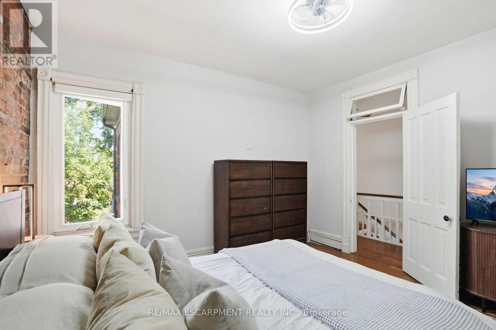 101 VICTORIA AVENUE S - 25