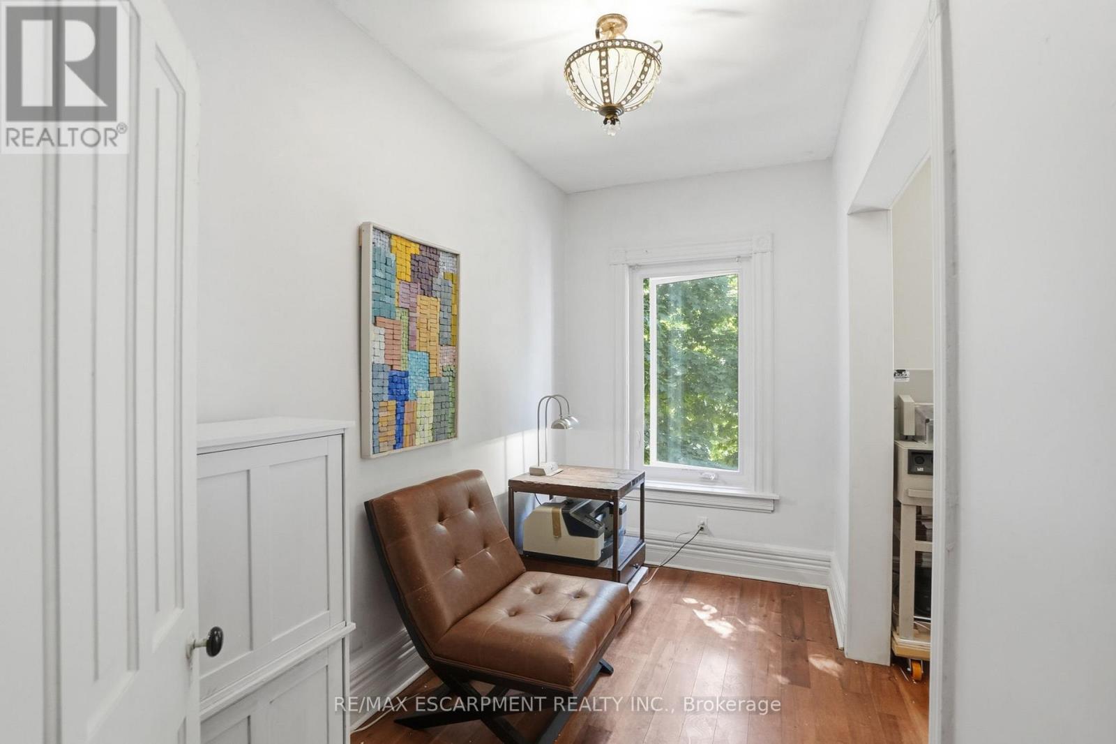 101 VICTORIA AVENUE S - 26