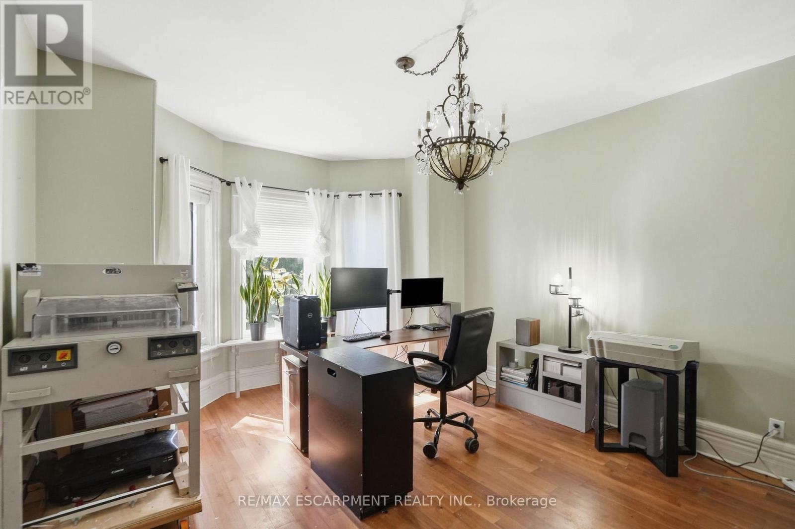 101 VICTORIA AVENUE S - 28