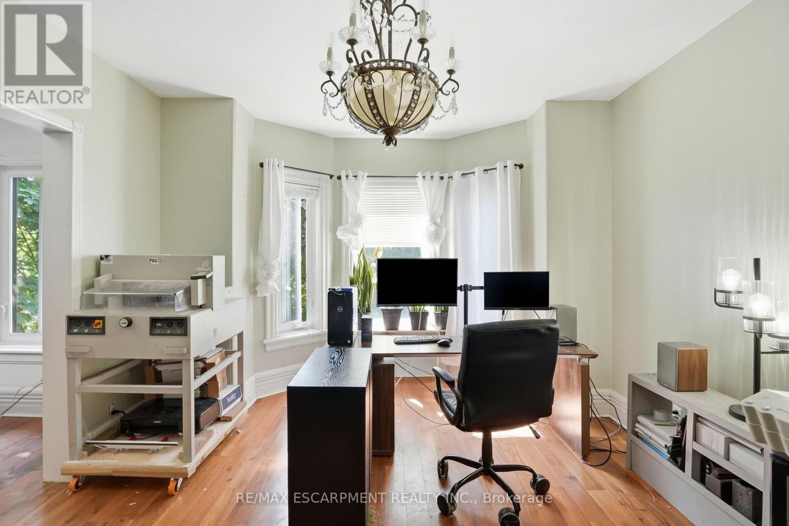101 VICTORIA AVENUE S - 29