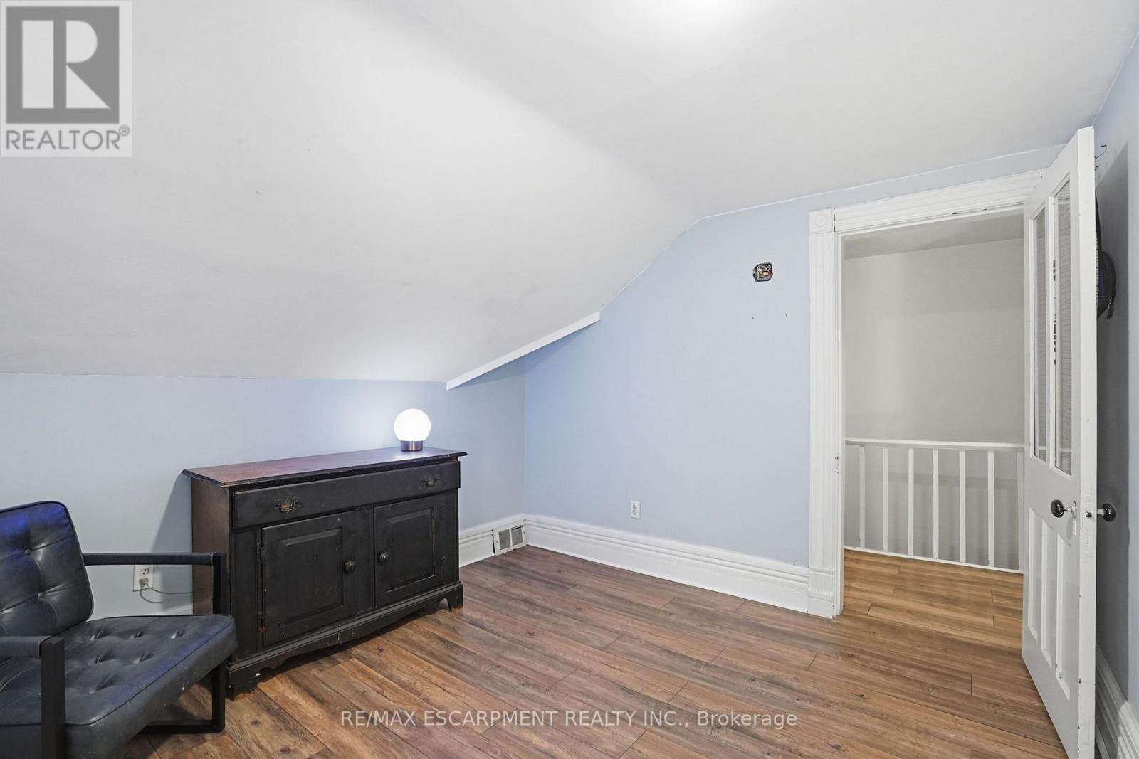 101 VICTORIA AVENUE S - 37