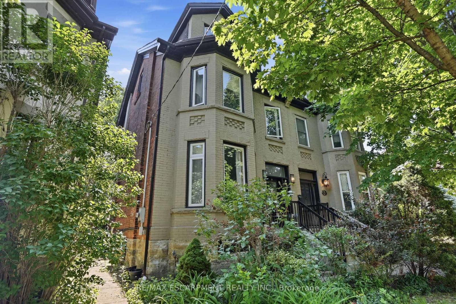 101 VICTORIA AVENUE S - 4