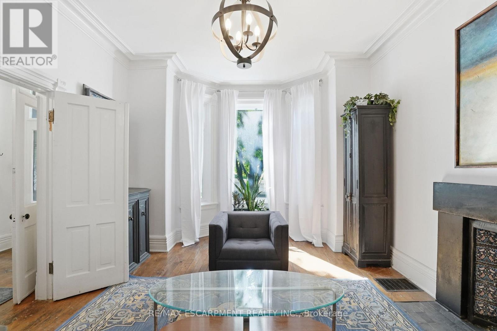 101 VICTORIA AVENUE S - 9
