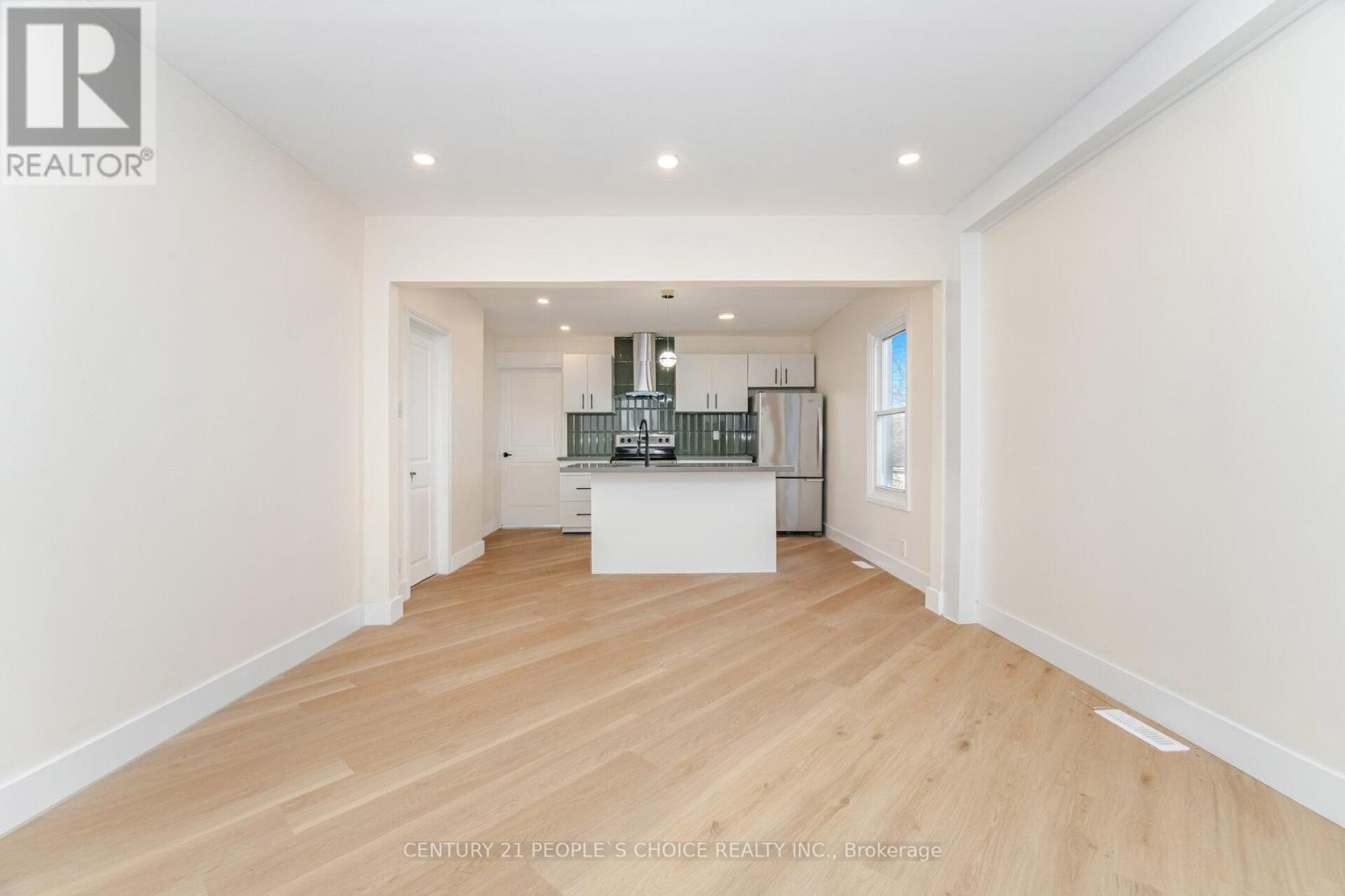45 WELLINGTON STREET N - 13