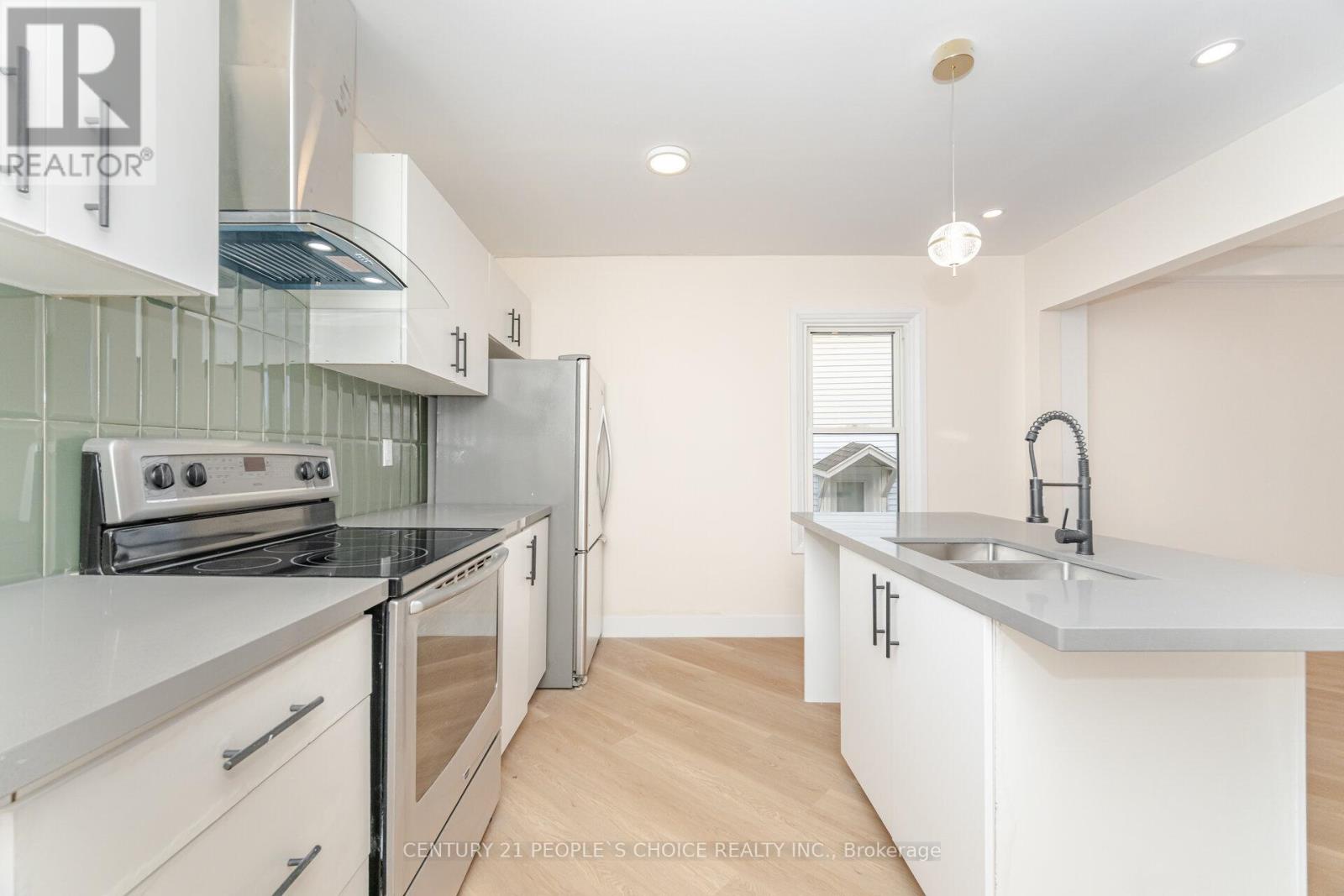 45 WELLINGTON STREET N - 16