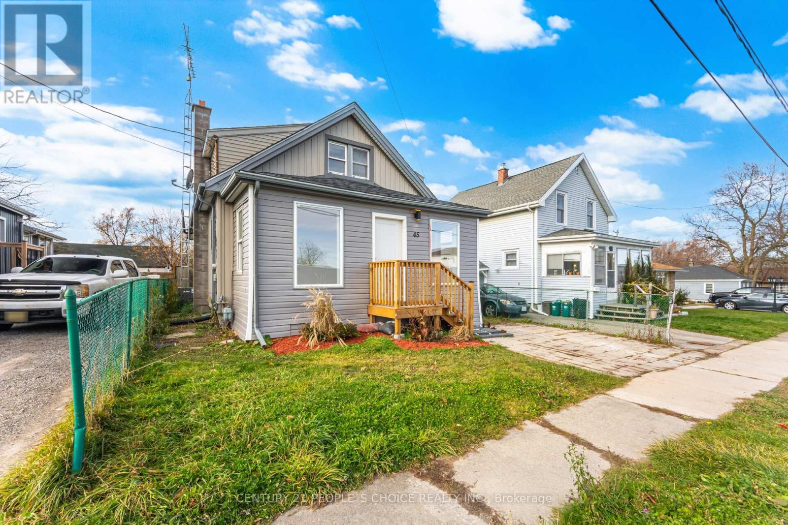 45 WELLINGTON STREET N - 4