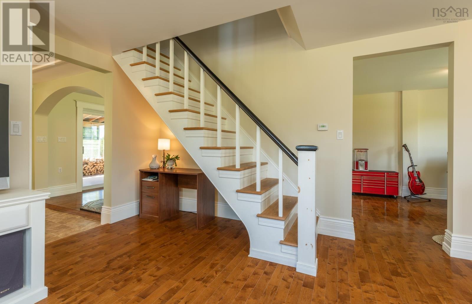 Property 36 of 41 of 41 De La Tete De La Pre