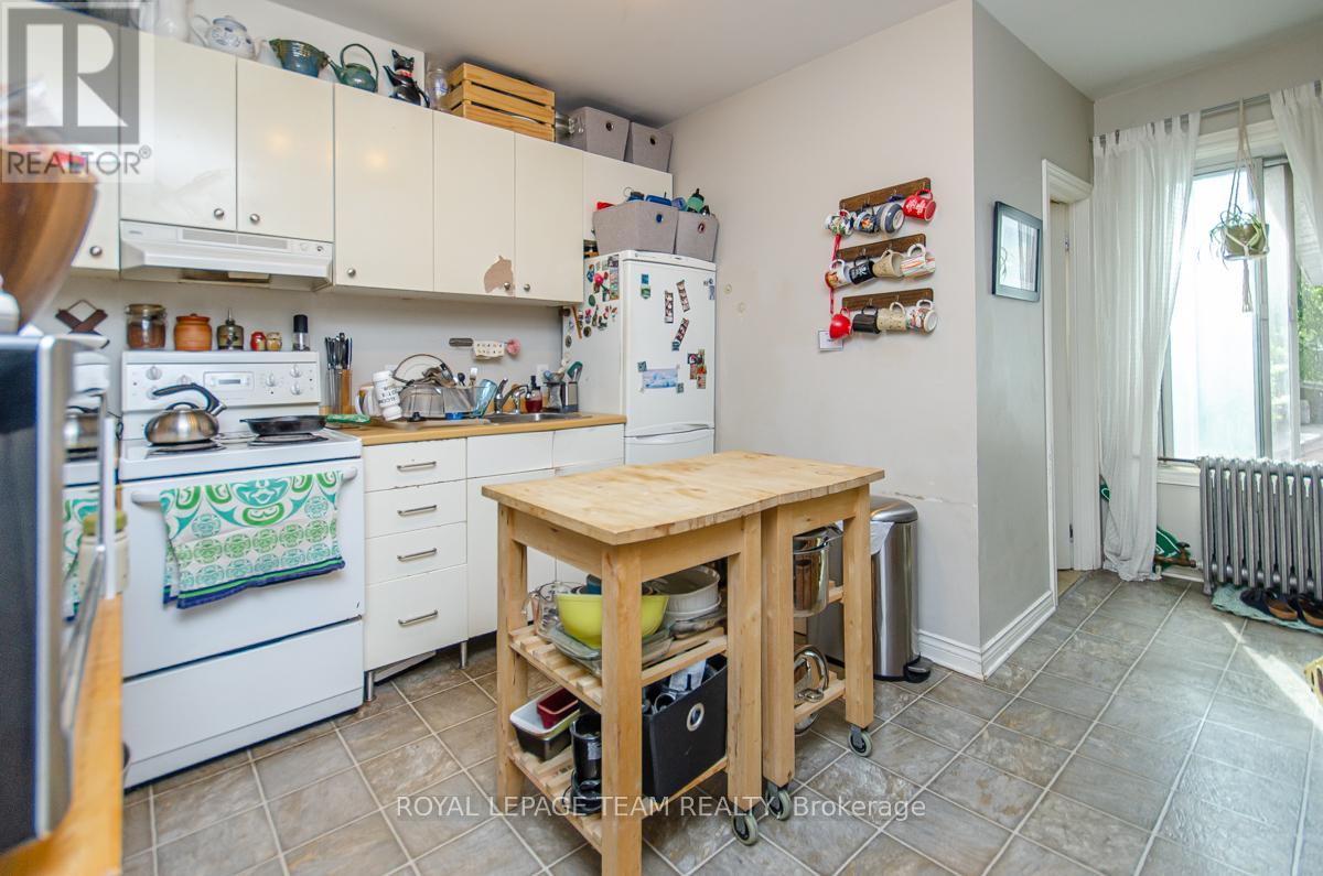 395 MCLEOD STREET - 27