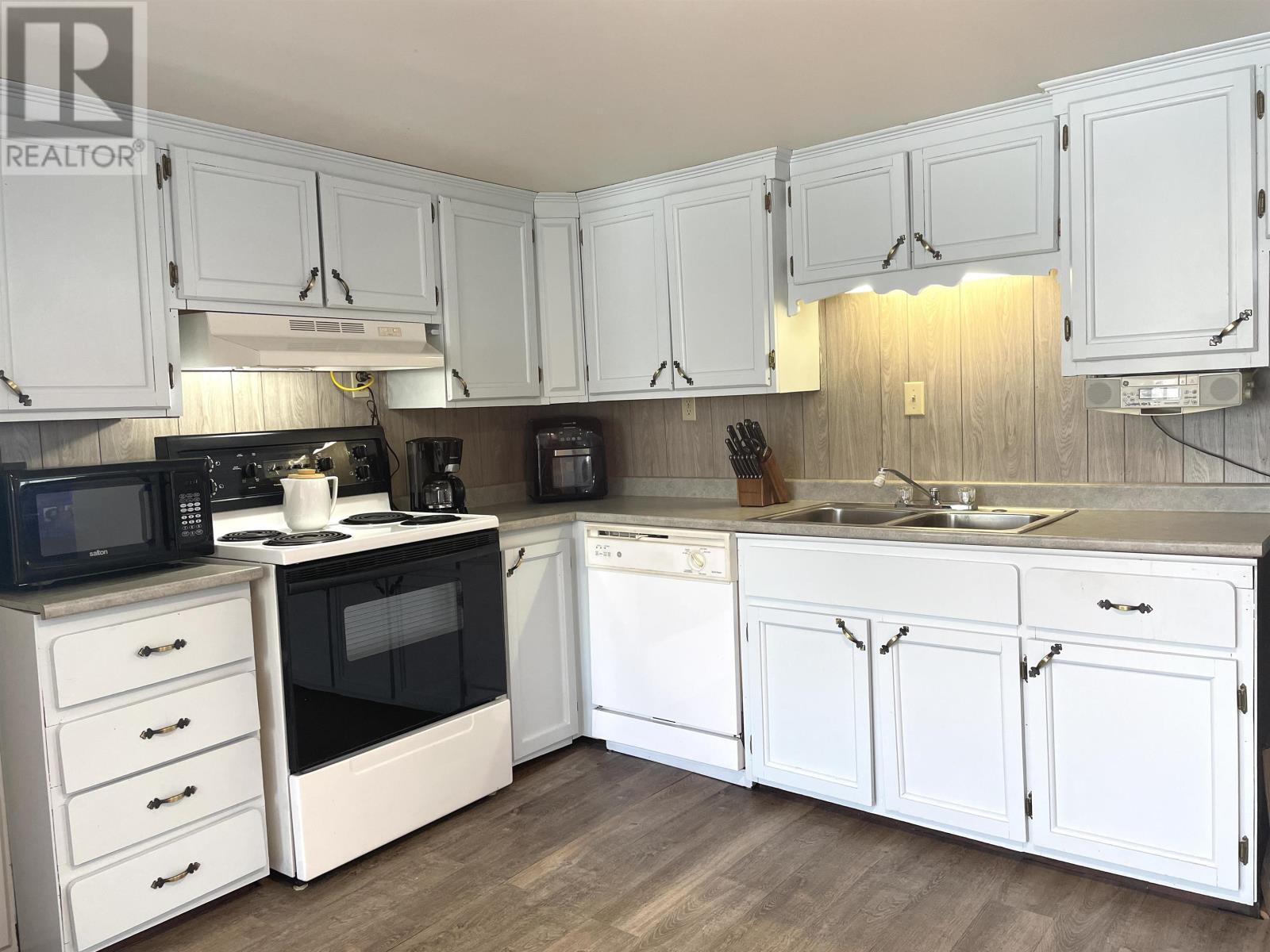 383 Ellerslie Road - 13