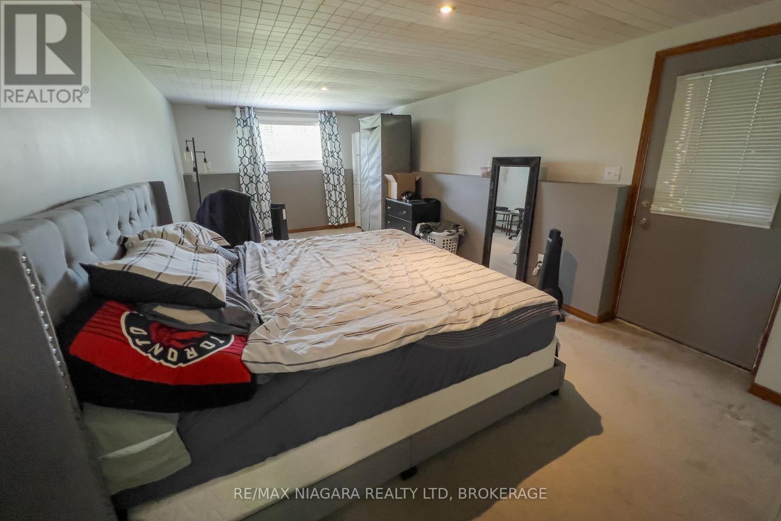 2439 CORAL AVENUE - 20