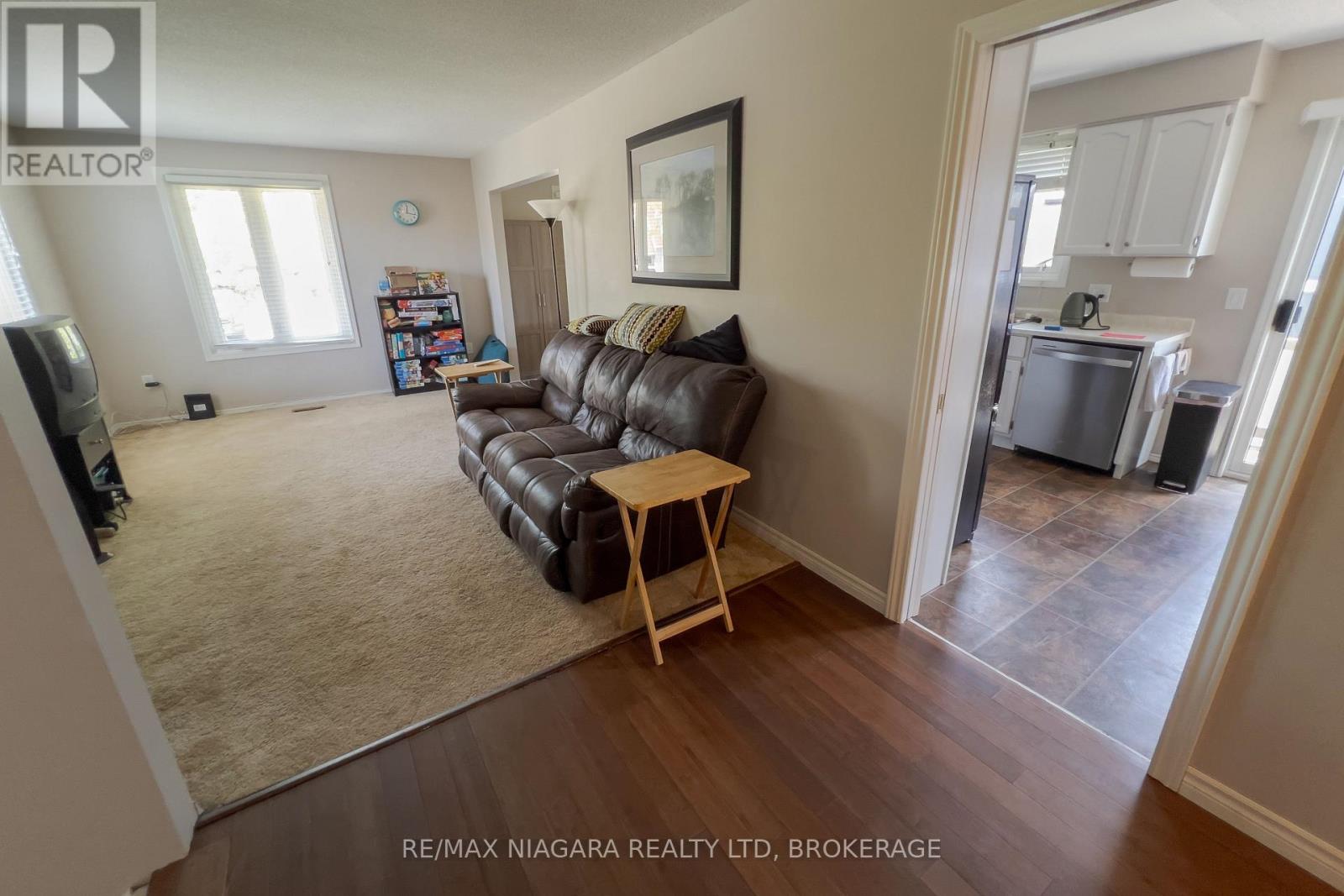 2439 CORAL AVENUE - 7