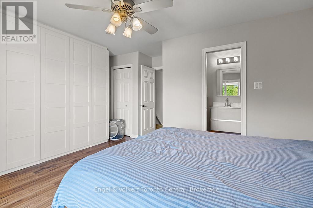 #8 2 RAMBLINGS WAY - 20