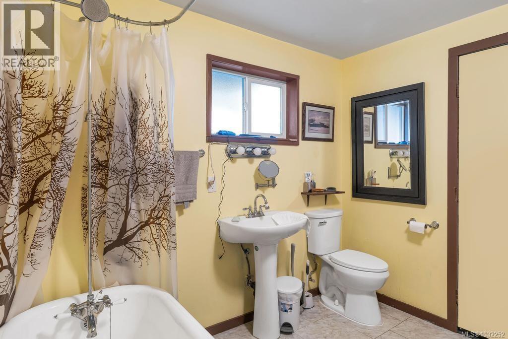 11090 Chemainus Rd - 23