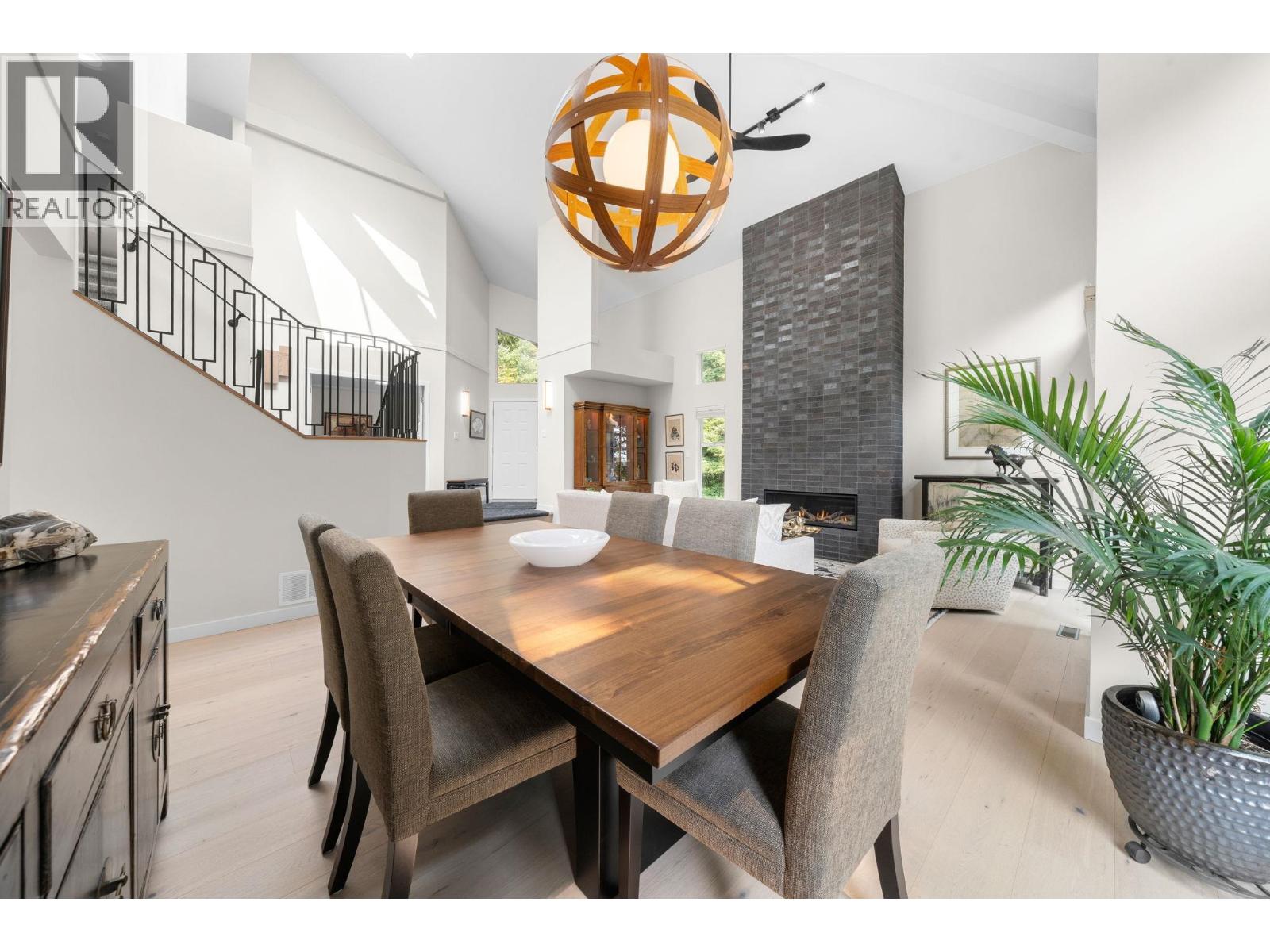 13 1900 INDIAN RIVER CRESCENT, North Vancouver