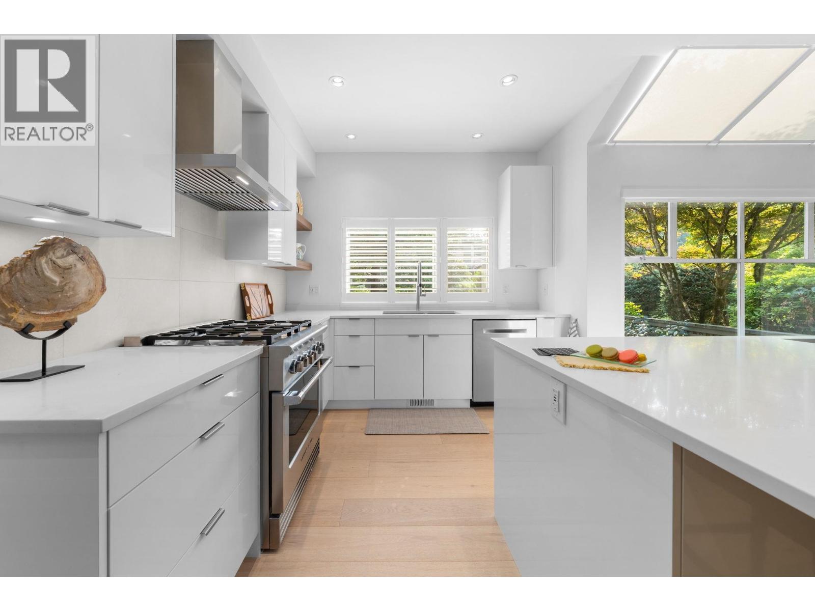 13 1900 INDIAN RIVER CRESCENT, North Vancouver