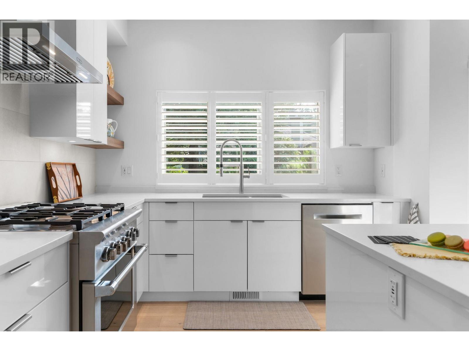 13 1900 INDIAN RIVER CRESCENT, North Vancouver