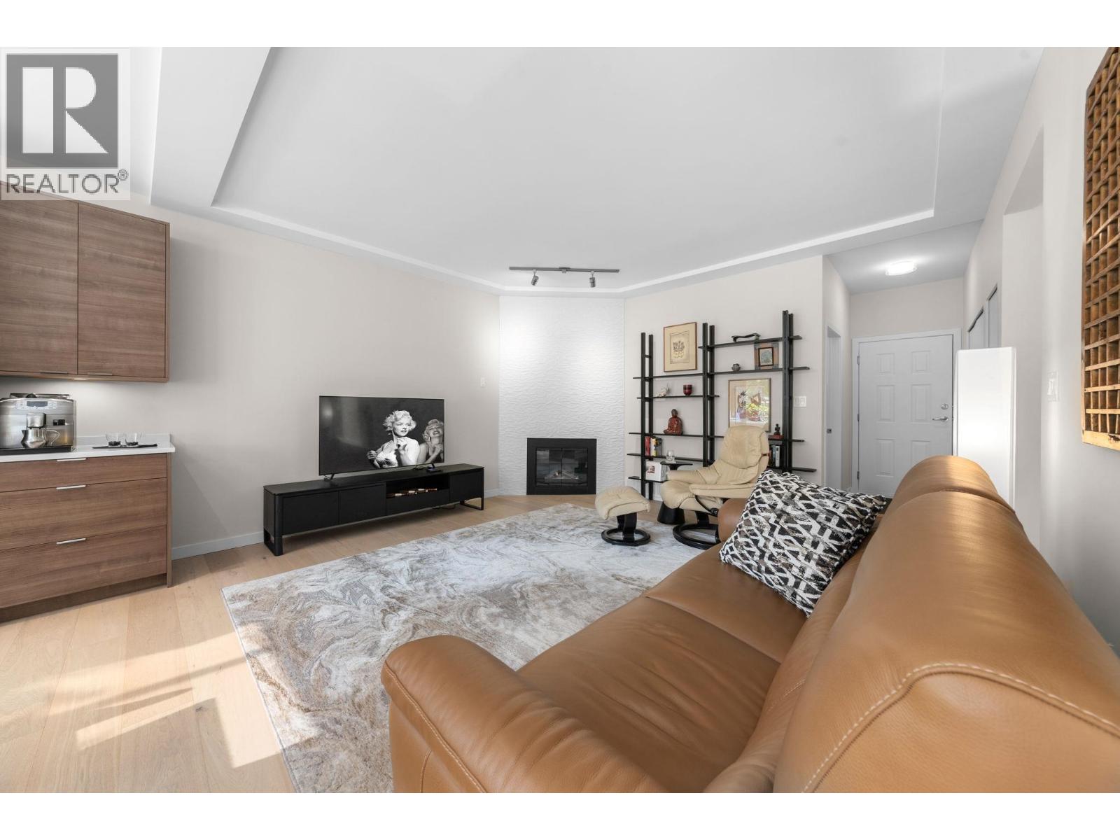 13 1900 INDIAN RIVER CRESCENT, North Vancouver