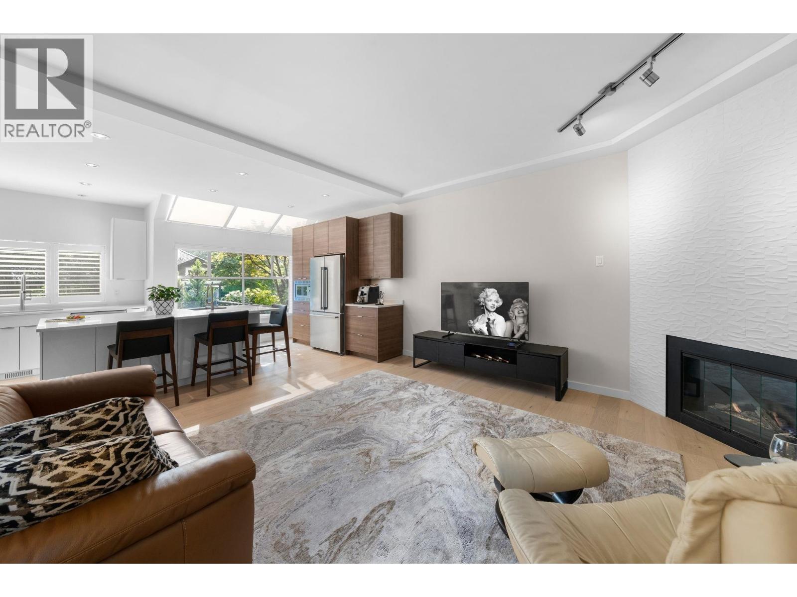 13 1900 INDIAN RIVER CRESCENT, North Vancouver
