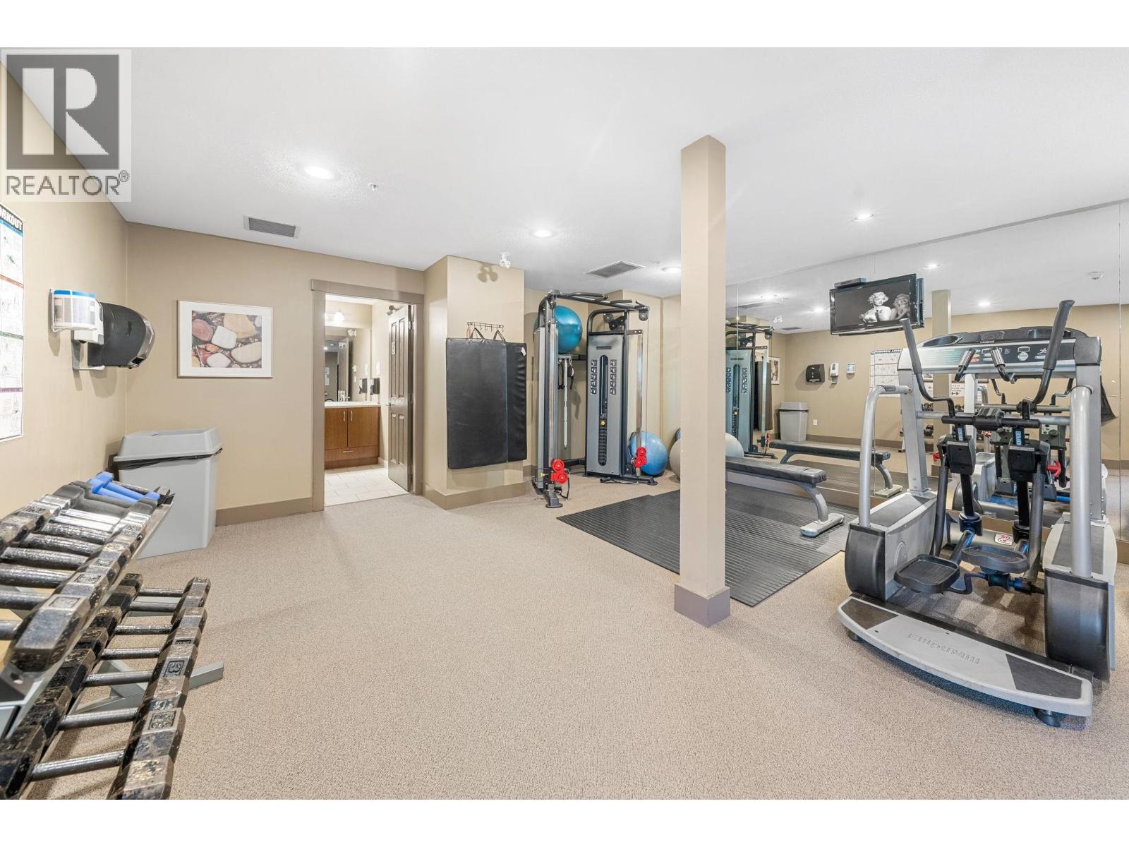 101 2601 WHITELEY COURT, North Vancouver