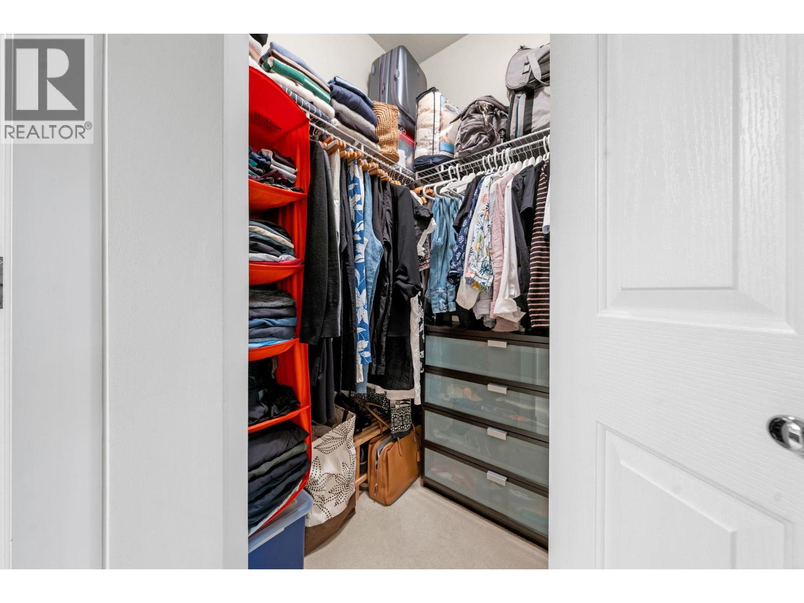 101 2601 WHITELEY COURT, North Vancouver