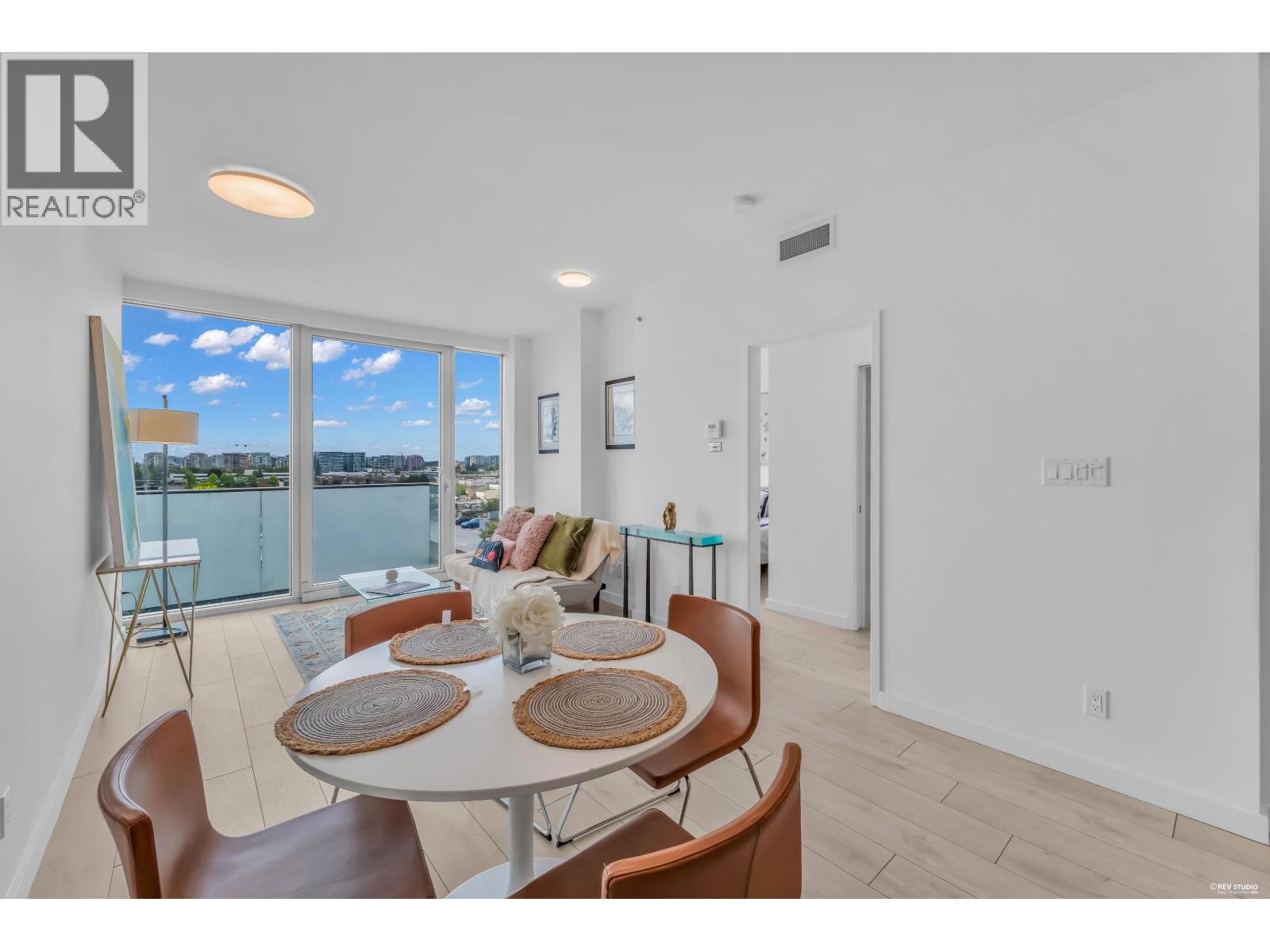 819 8080 CAMBIE ROAD