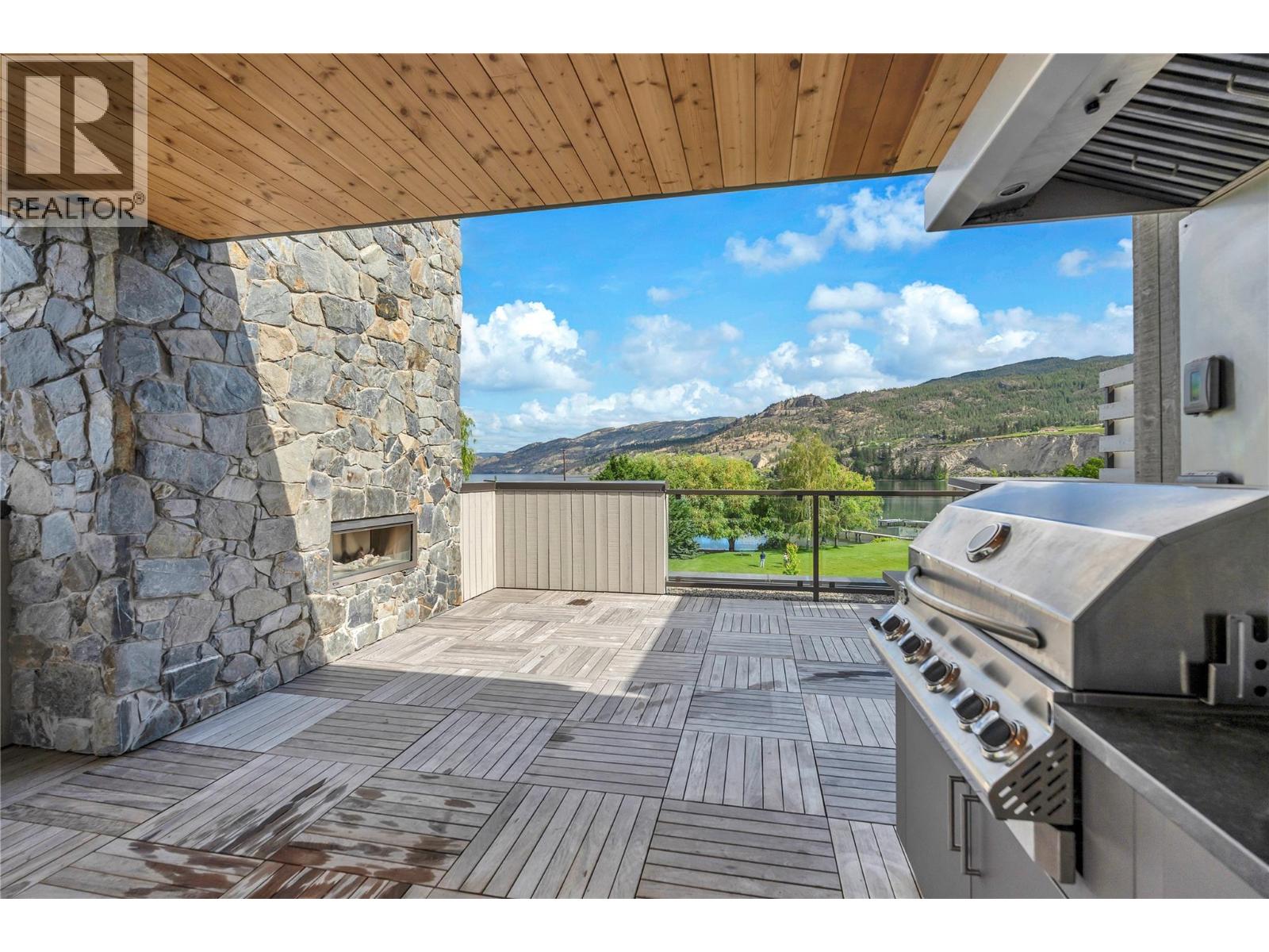 210 Anna Avenue, Naramata