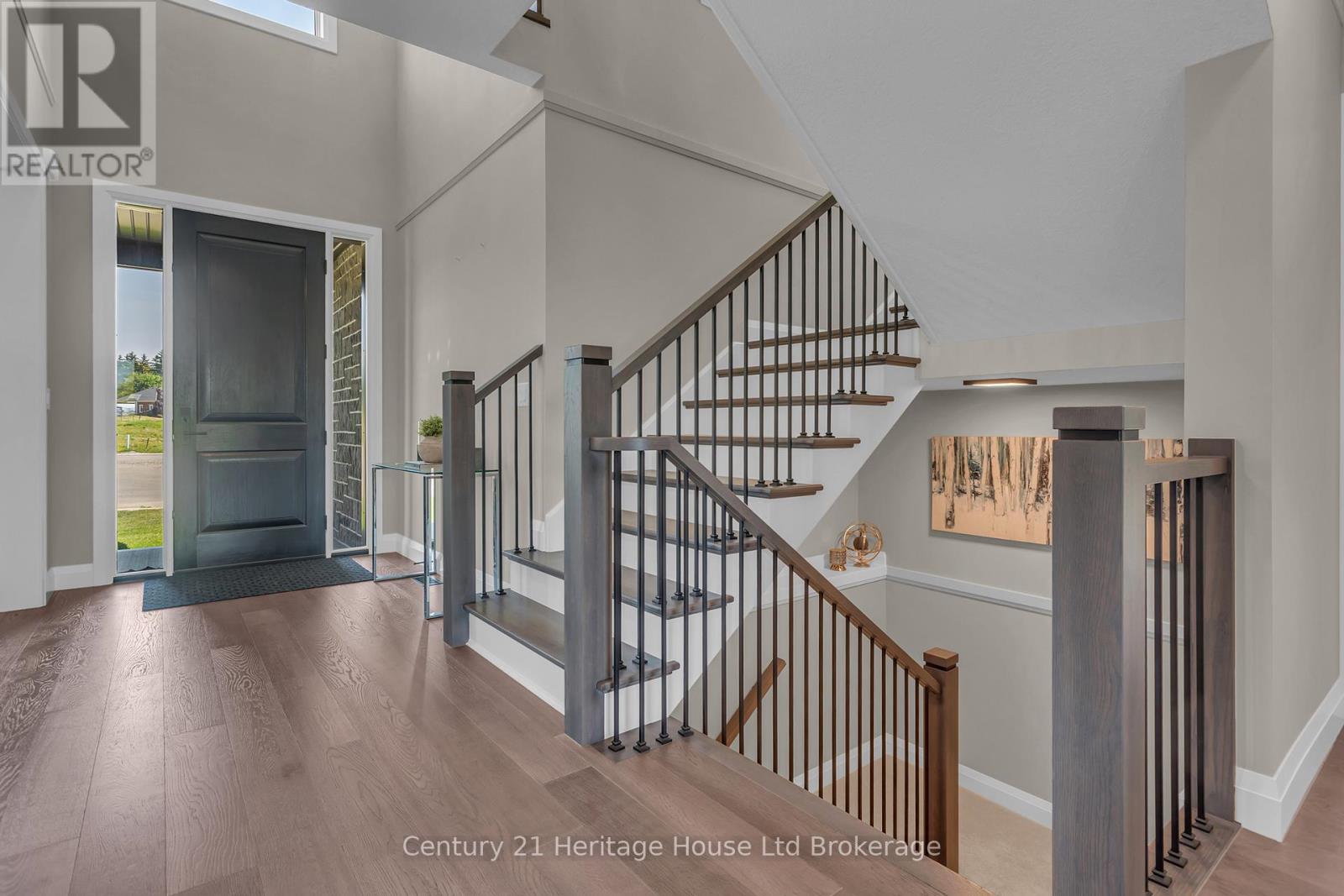 18 THOMPSON COURT - 40