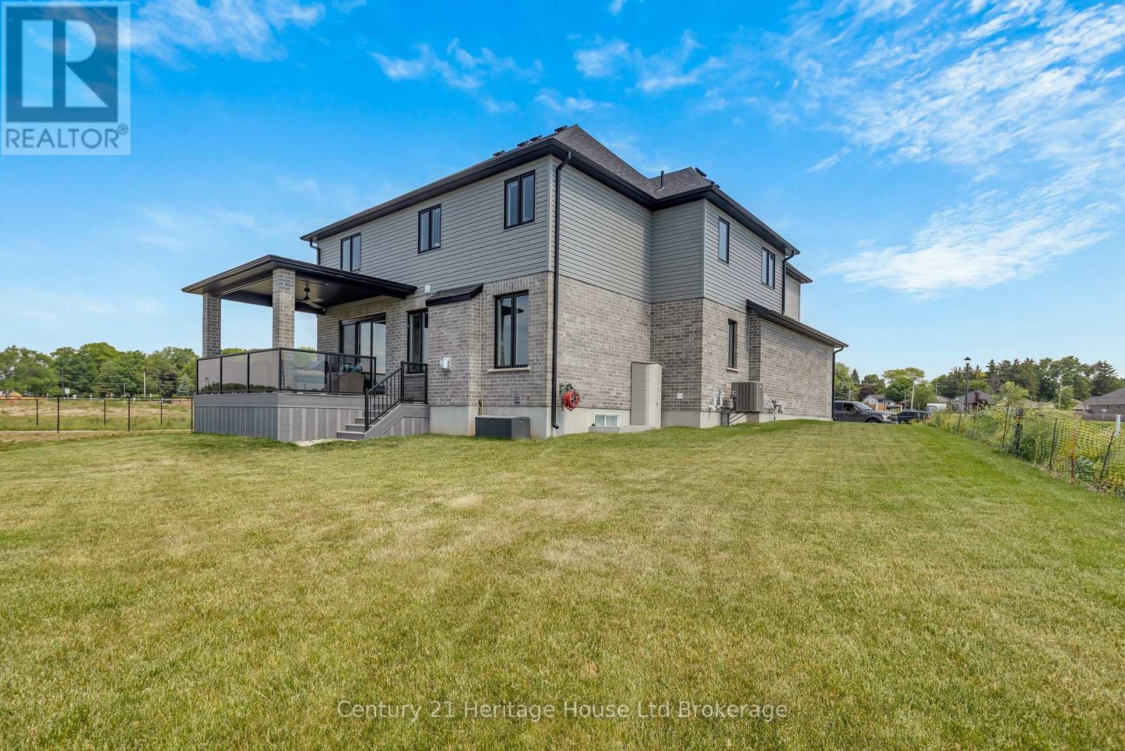 18 THOMPSON COURT - 45