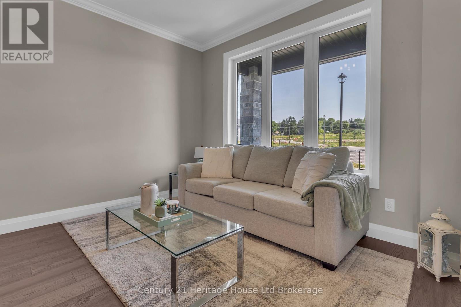 18 THOMPSON COURT - 41