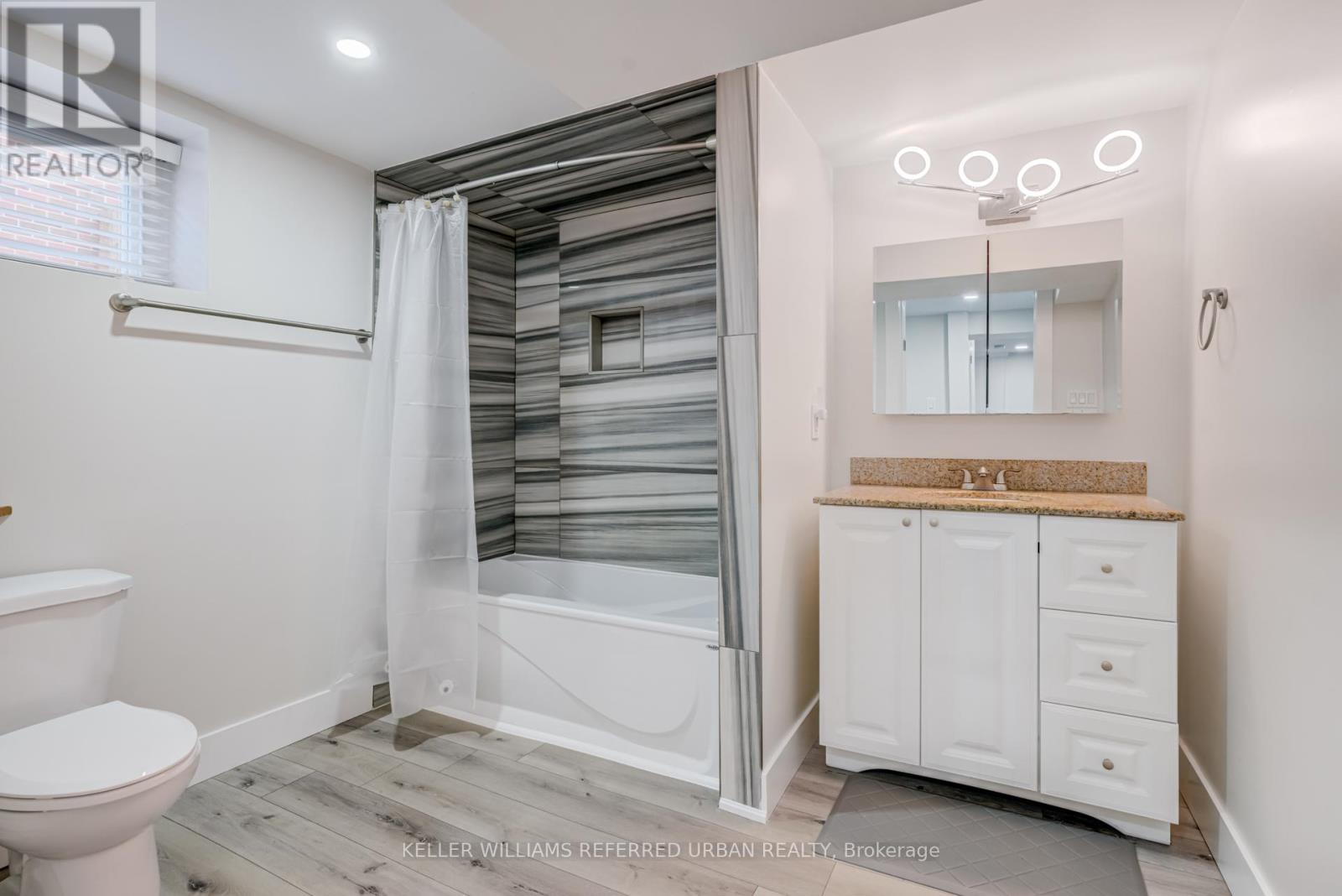 98 DUNCOMBE DRIVE - 33