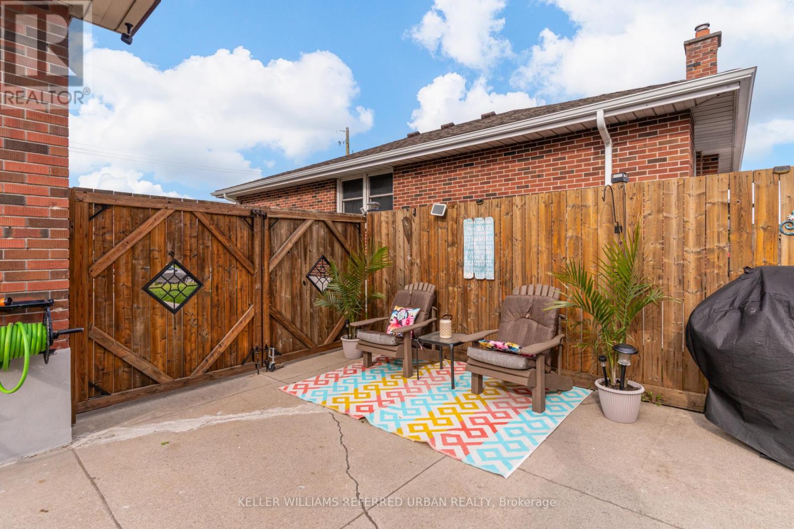 98 DUNCOMBE DRIVE - 37