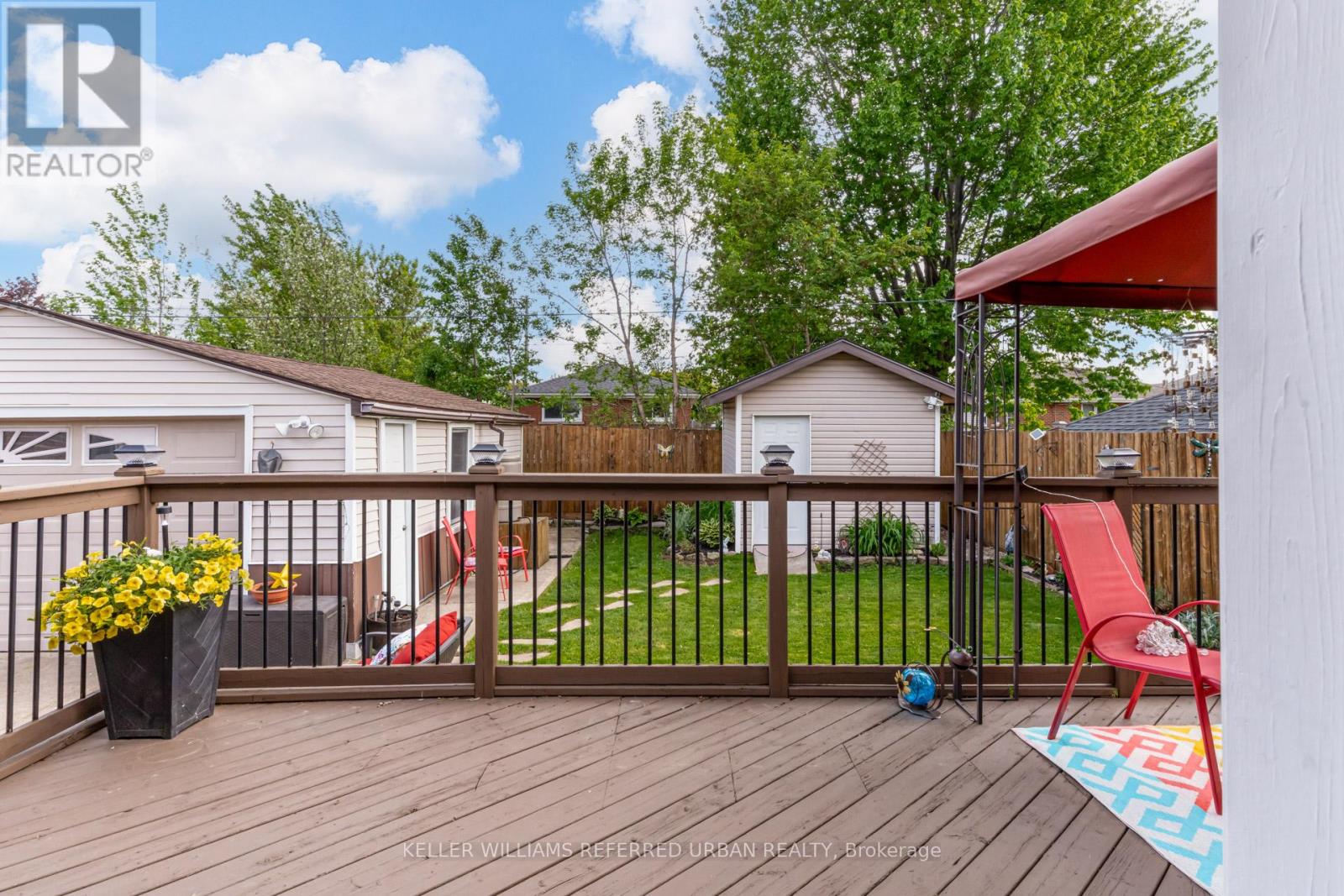 98 DUNCOMBE DRIVE - 34