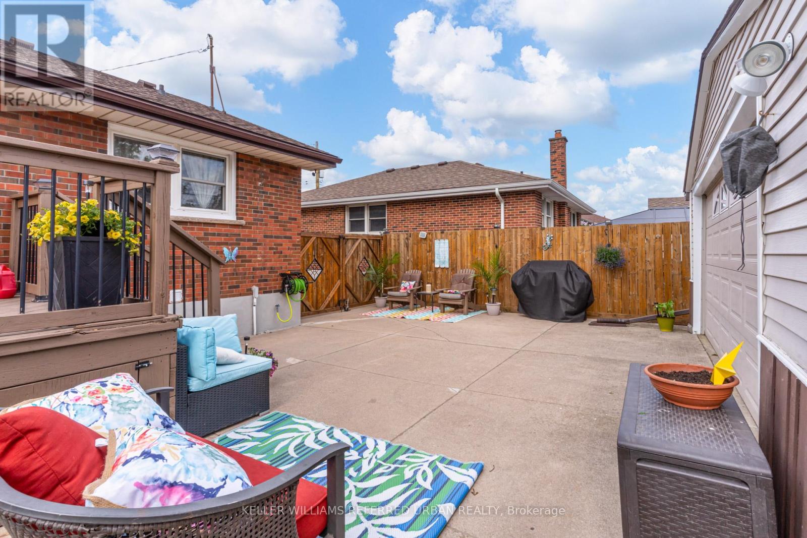 98 DUNCOMBE DRIVE - 41