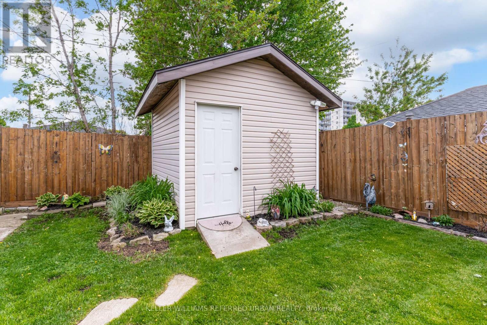 98 DUNCOMBE DRIVE - 43
