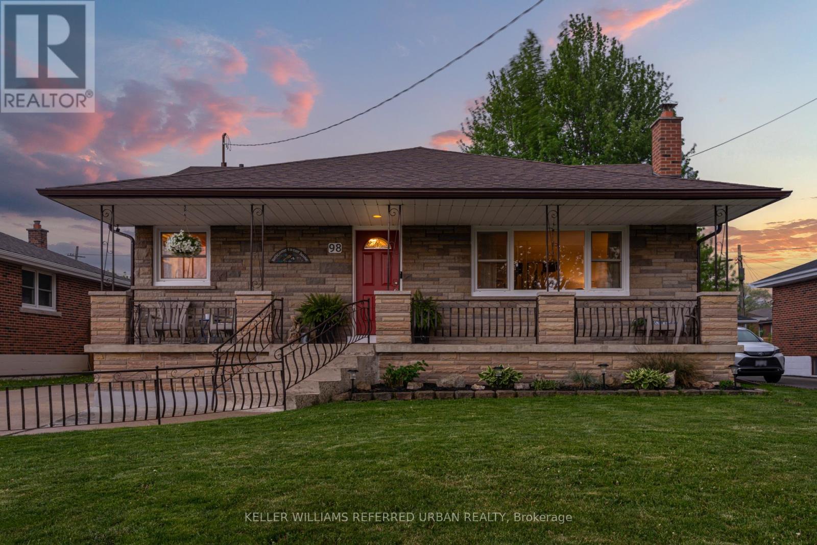 98 DUNCOMBE DRIVE - 47
