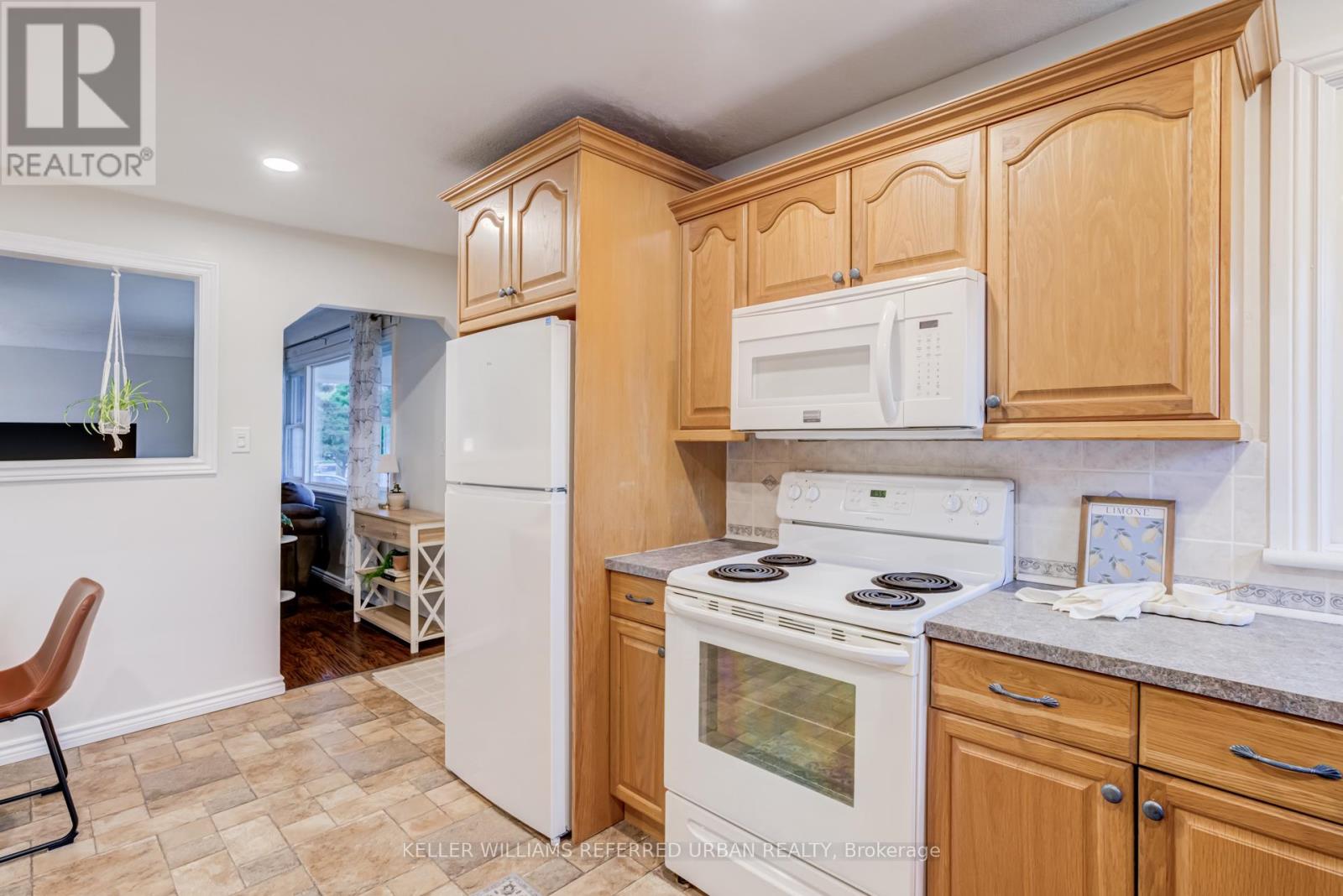 98 DUNCOMBE DRIVE - 9