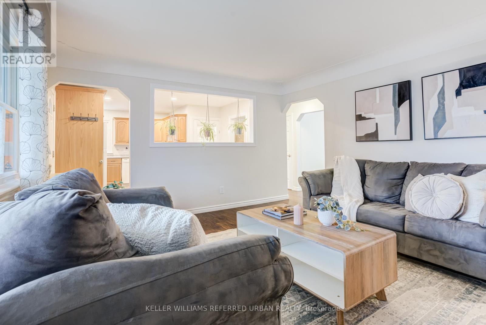 98 DUNCOMBE DRIVE - 12