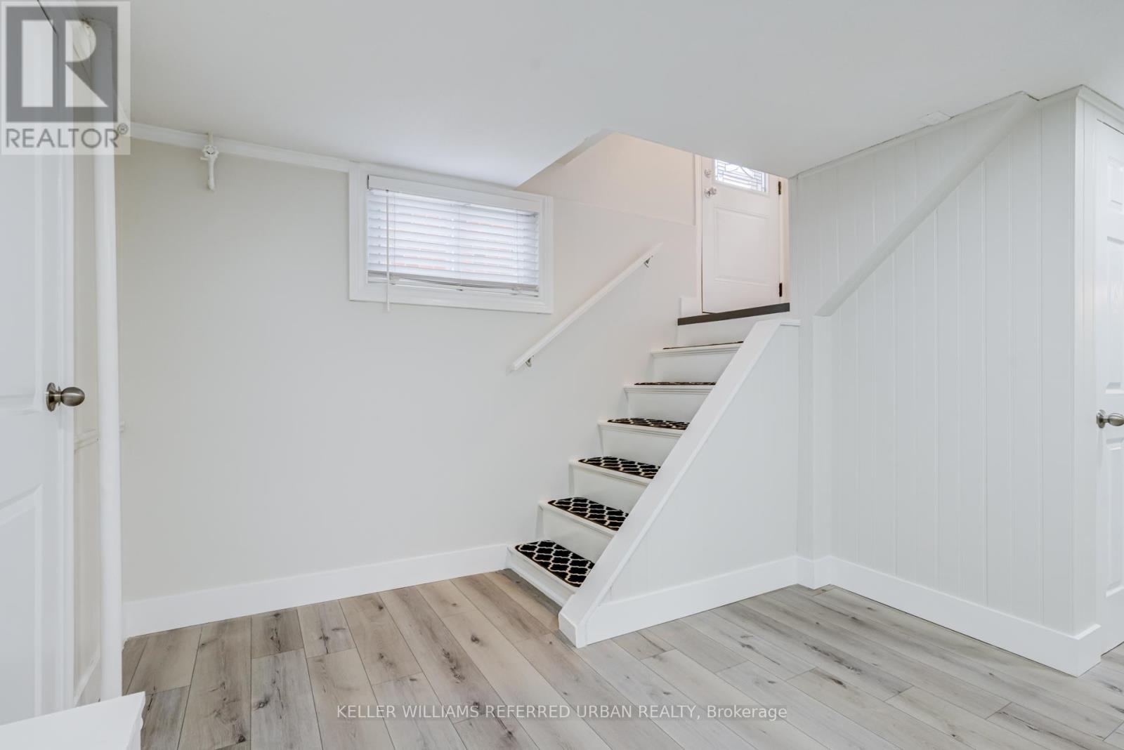 98 DUNCOMBE DRIVE - 22