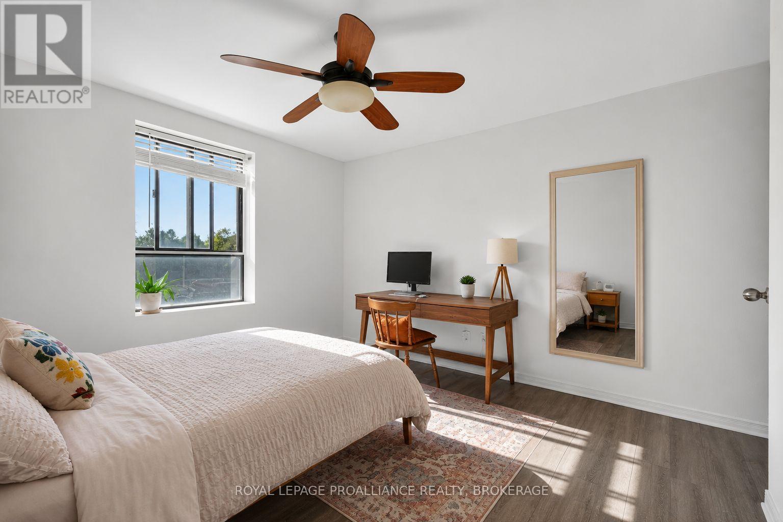 #206 17 ELDON HALL PLACE - 13