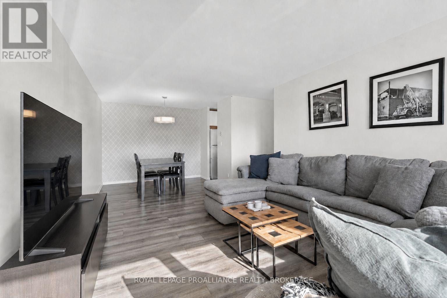 #206 17 ELDON HALL PLACE - 6